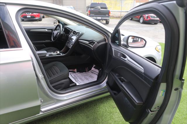 2020 Ford Fusion SE