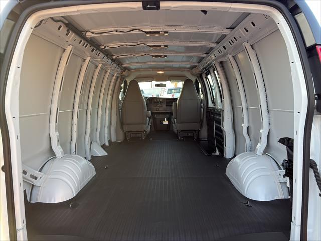 2025 Chevrolet Express Cargo Van RWD 3500 Extended Wheelbase WT