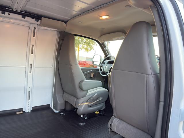 2025 Chevrolet Express Cargo Van RWD 3500 Extended Wheelbase WT