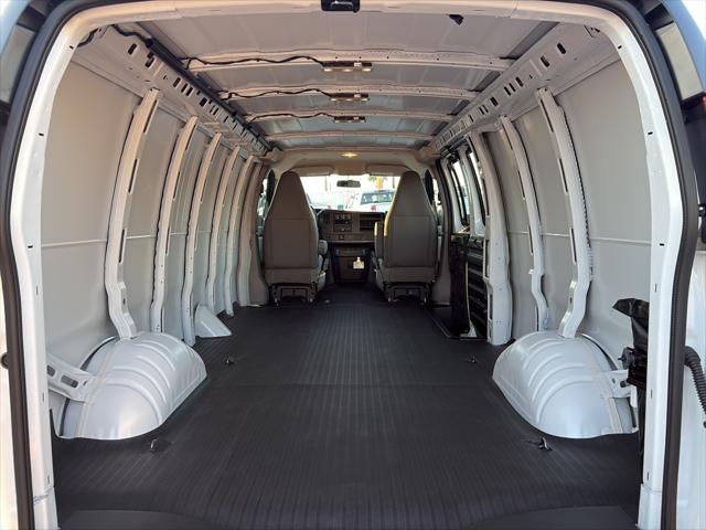 2025 Chevrolet Express Cargo Van RWD 3500 Extended Wheelbase WT
