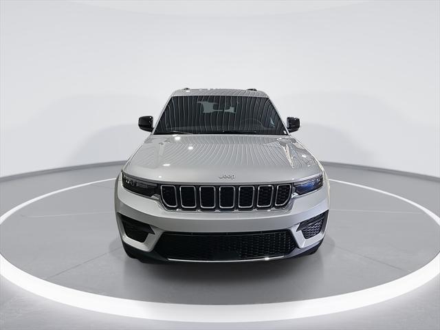 2025 Jeep Grand Cherokee GRAND CHEROKEE LAREDO X 4X4 2025 Jeep Grand Cherokee GRAND CHEROKEE LAREDO X 4X4