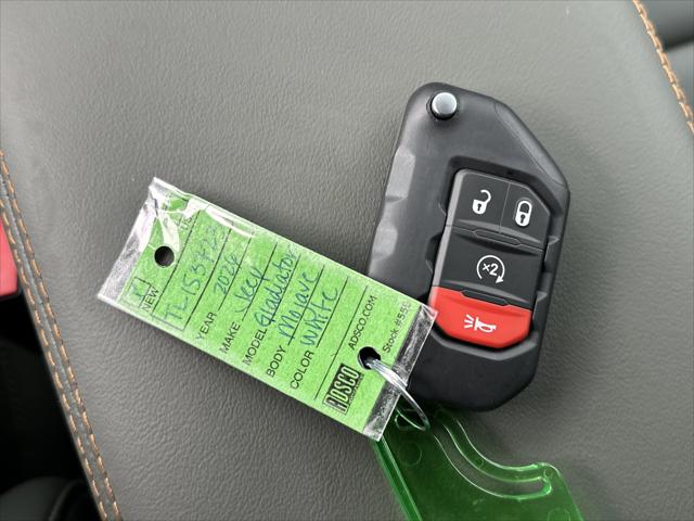 2026 Jeep Gladiator GLADIATOR MOJAVE X 4X4