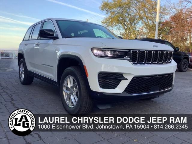 2025 Jeep Grand Cherokee GRAND CHEROKEE LAREDO X 4X4