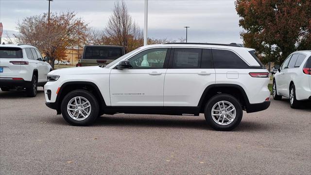 2025 Jeep Grand Cherokee GRAND CHEROKEE LAREDO X 4X4