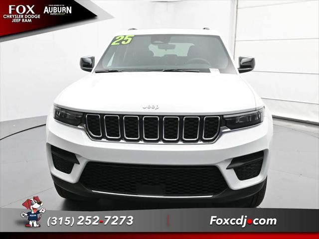 2025 Jeep Grand Cherokee GRAND CHEROKEE LAREDO X 4X4