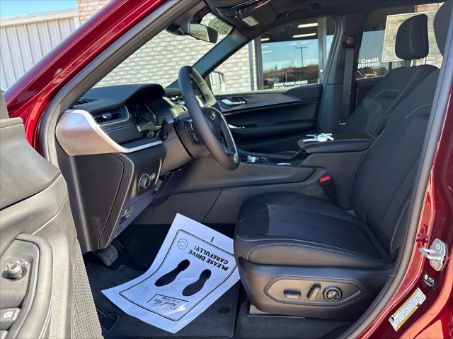 2025 Jeep Grand Cherokee GRAND CHEROKEE L LAREDO X 4X4