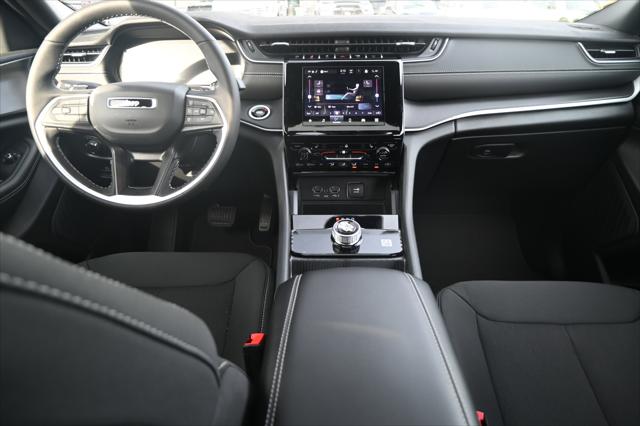 2025 Jeep Grand Cherokee GRAND CHEROKEE LAREDO X 4X2