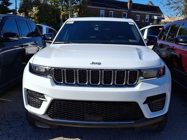 2025 Jeep Grand Cherokee GRAND CHEROKEE LAREDO X 4X4