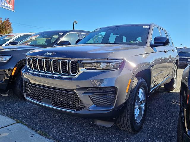 2025 Jeep Grand Cherokee GRAND CHEROKEE LAREDO X 4X4