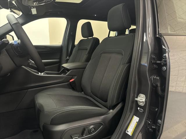 2025 Jeep Grand Cherokee GRAND CHEROKEE L LAREDO X 4X4 2025 Jeep Grand Cherokee GRAND CHEROKEE L LAREDO X 4X4