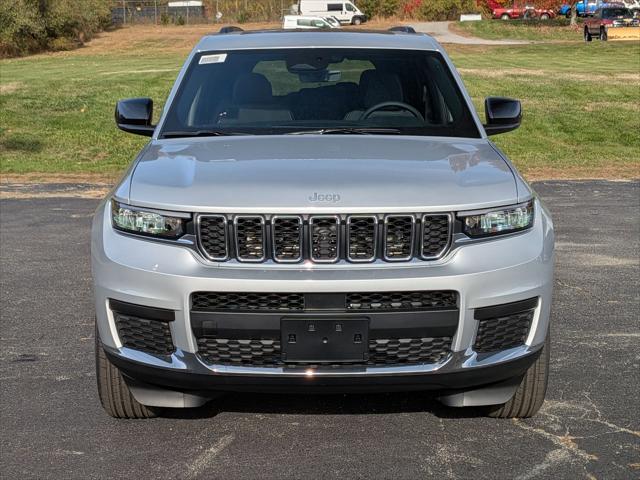 2025 Jeep Grand Cherokee Laredo X 4x4