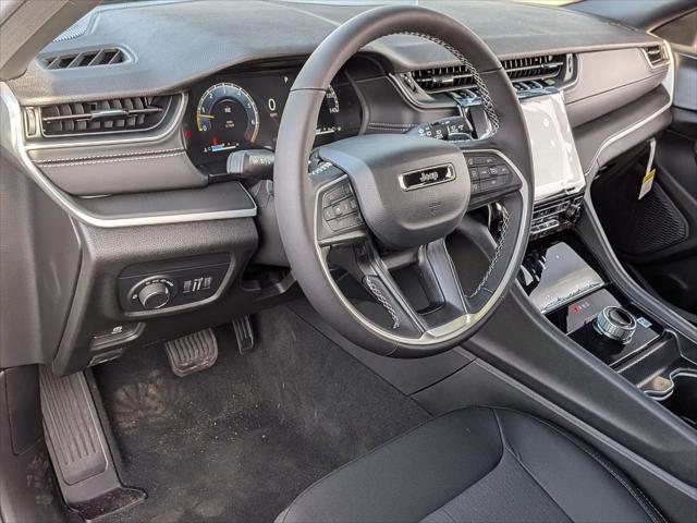 2025 Jeep Grand Cherokee Laredo X 4x4