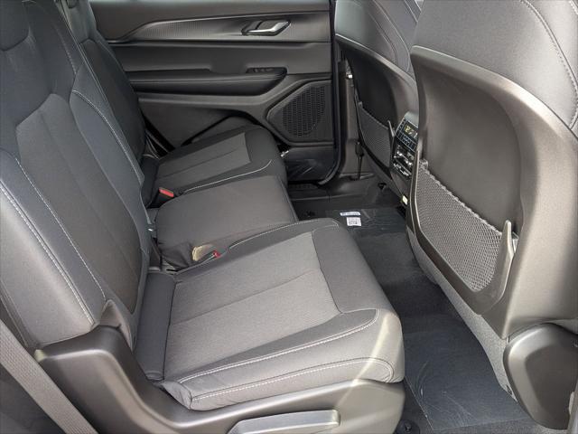 2025 Jeep Grand Cherokee Laredo X 4x4