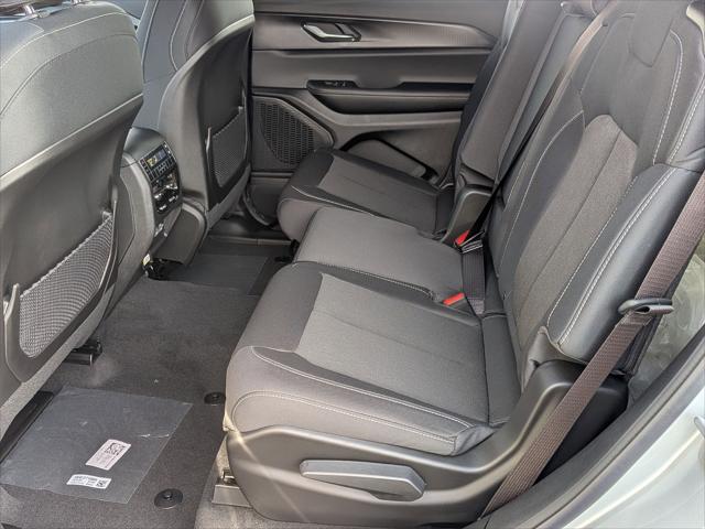 2025 Jeep Grand Cherokee Laredo X 4x4
