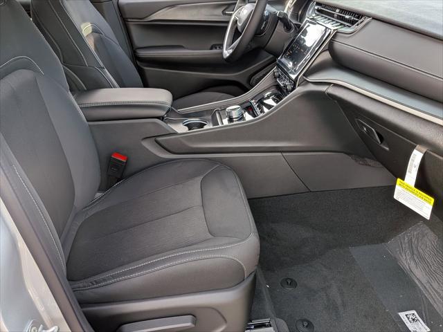 2025 Jeep Grand Cherokee Laredo X 4x4