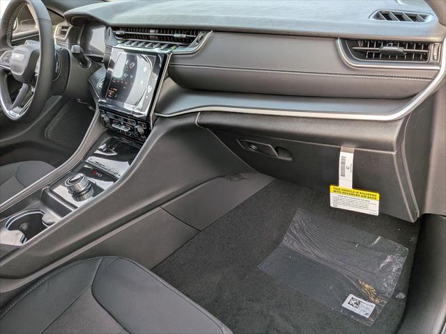 2025 Jeep Grand Cherokee Laredo X 4x4