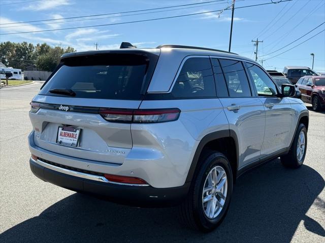 2025 Jeep Grand Cherokee GRAND CHEROKEE LAREDO X 4X4