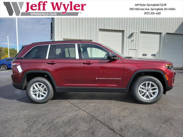 2025 Jeep Grand Cherokee GRAND CHEROKEE LAREDO X 4X4