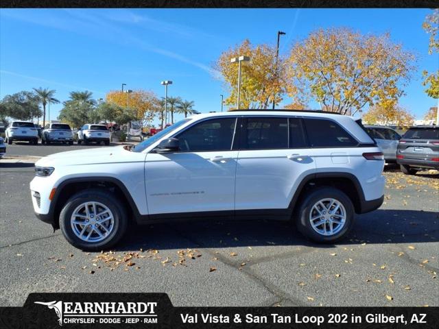 2025 Jeep Grand Cherokee GRAND CHEROKEE LAREDO X 4X4