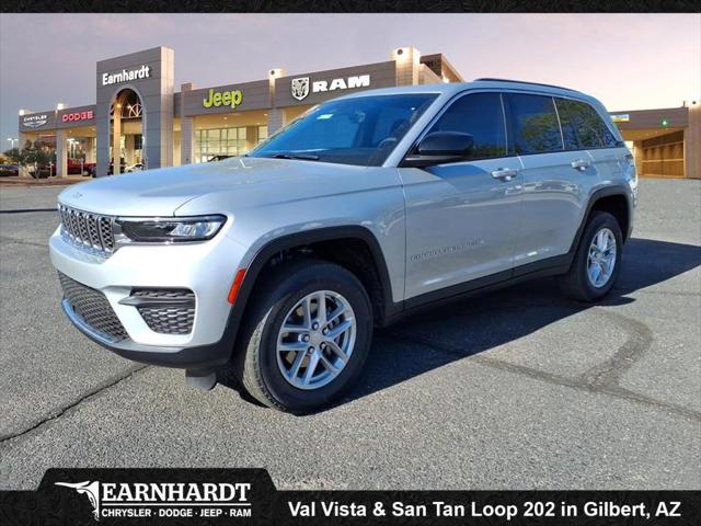 2025 Jeep Grand Cherokee GRAND CHEROKEE LAREDO X 4X4