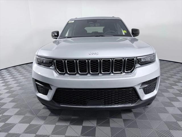 2025 Jeep Grand Cherokee GRAND CHEROKEE LAREDO X 4X2