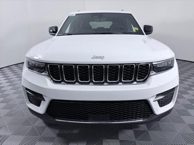 2025 Jeep Grand Cherokee GRAND CHEROKEE LAREDO X 4X2