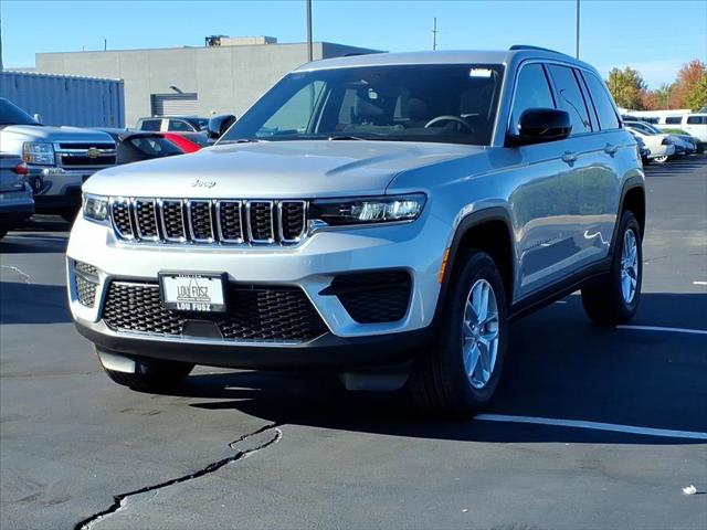 2025 Jeep Grand Cherokee GRAND CHEROKEE LAREDO X 4X4