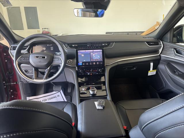 2025 Jeep Grand Cherokee GRAND CHEROKEE L LIMITED 4X4 2025 Jeep Grand Cherokee GRAND CHEROKEE L LIMITED 4X4