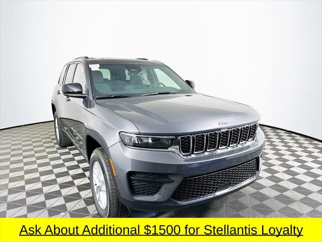 2025 Jeep Grand Cherokee GRAND CHEROKEE LAREDO X 4X4