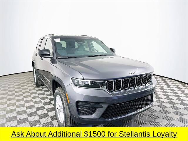 2025 Jeep Grand Cherokee GRAND CHEROKEE LAREDO X 4X4