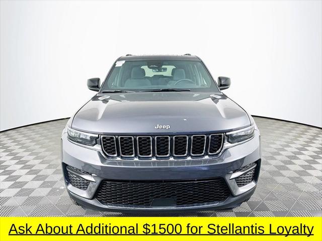 2025 Jeep Grand Cherokee GRAND CHEROKEE LAREDO X 4X4