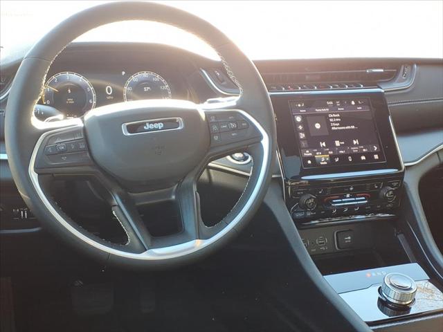 2025 Jeep Grand Cherokee GRAND CHEROKEE L LAREDO X 4X4