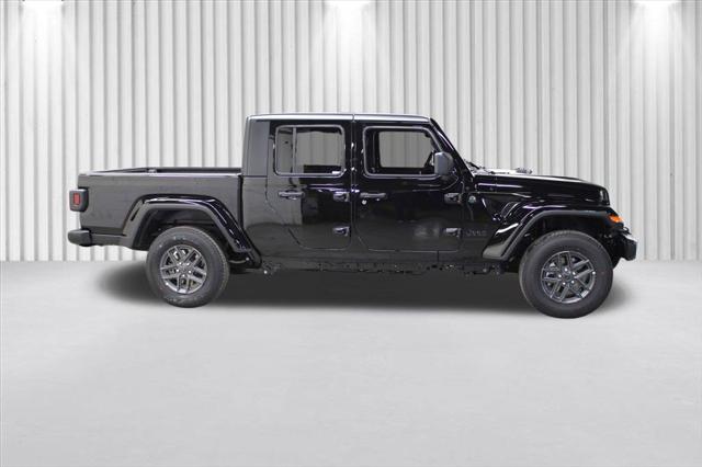 2026 Jeep Gladiator GLADIATOR SPORT S 4X4 2026 Jeep Gladiator GLADIATOR SPORT S 4X4