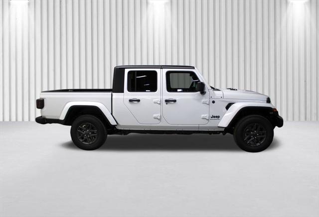 2026 Jeep Gladiator GLADIATOR SPORT S 4X4 2026 Jeep Gladiator GLADIATOR SPORT S 4X4