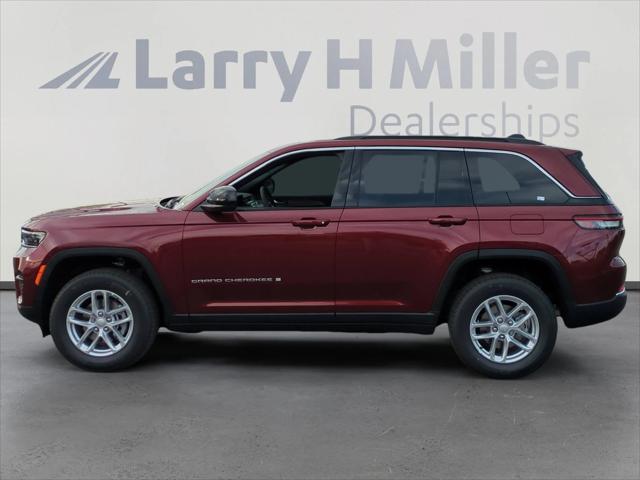 2025 Jeep Grand Cherokee GRAND CHEROKEE LAREDO X 4X4