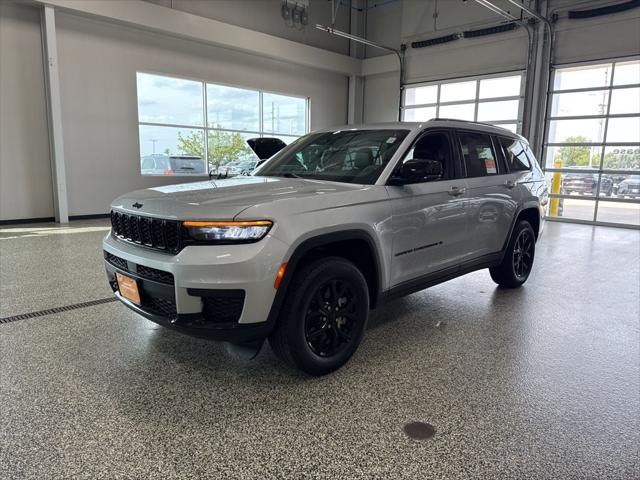 2024 Jeep Grand Cherokee L Altitude 4x4 2024 Jeep Grand Cherokee L Altitude 4x4
