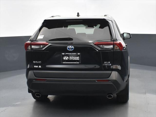 2020 Toyota RAV4 Hybrid XLE