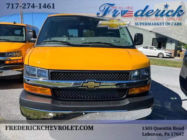 2025 Chevrolet Express Passenger RWD 2500 Regular Wheelbase LT