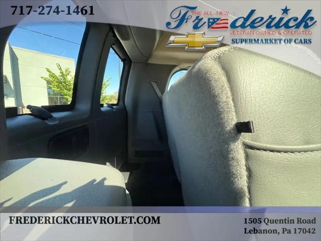 2025 Chevrolet Express Passenger RWD 2500 Regular Wheelbase LT