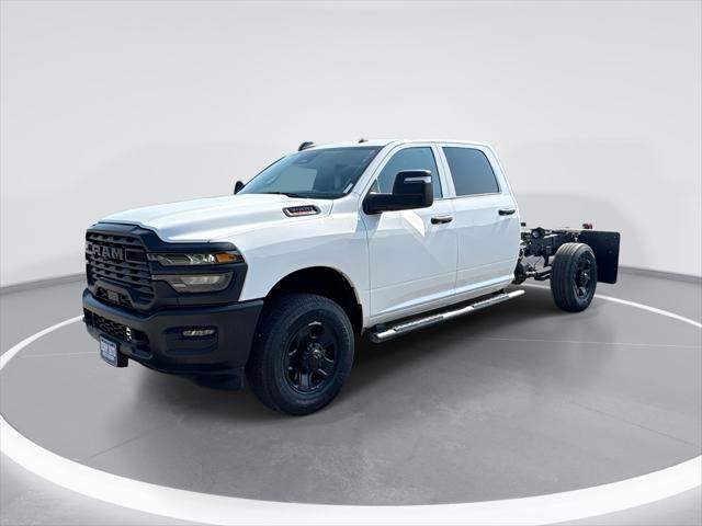 2025 RAM 3500 Tradesman Crew Cab 4x4 8 Box