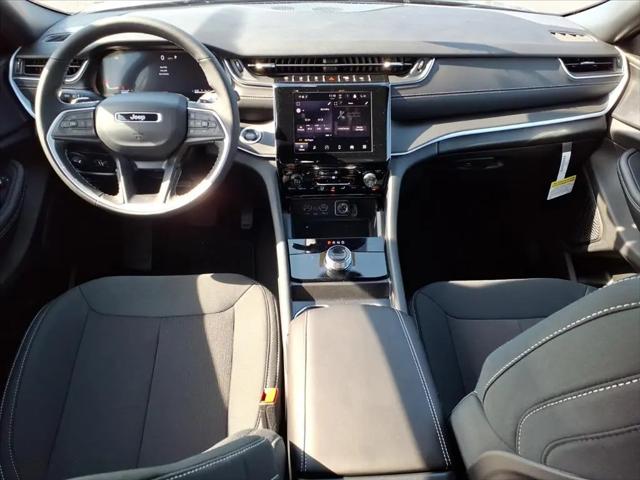 2025 Jeep Grand Cherokee L Laredo X 4x4