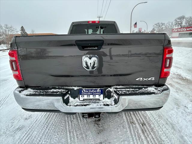 2024 RAM 3500 Tradesman Crew Cab 4x4 8 Box