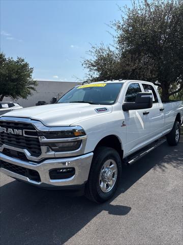 2025 RAM 2500 Tradesman Crew Cab 4x4 8 Box