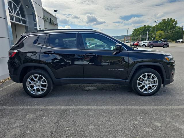 2024 Jeep Compass Latitude Lux FWD