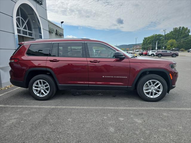 2022 Jeep Grand Cherokee L Laredo 4x4