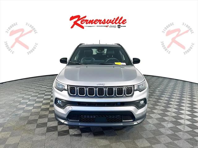 2024 Jeep Compass Latitude 4x4 2024 Jeep Compass Latitude 4x4