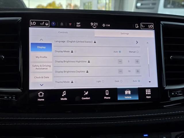 2026 Chrysler Pacifica Select