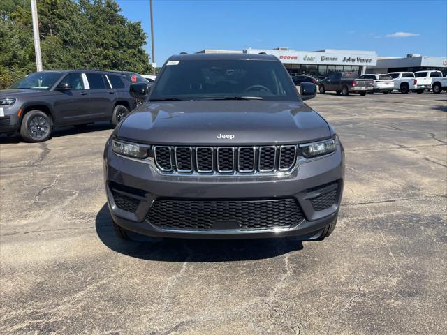2025 Jeep Grand Cherokee GRAND CHEROKEE LAREDO X 4X4