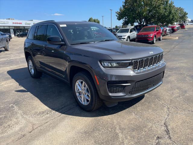 2025 Jeep Grand Cherokee GRAND CHEROKEE LAREDO X 4X4