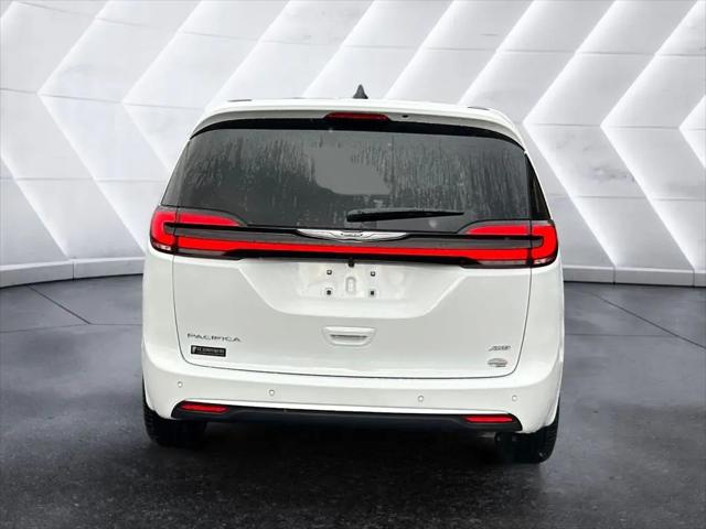 2026 Chrysler Pacifica Select AWD